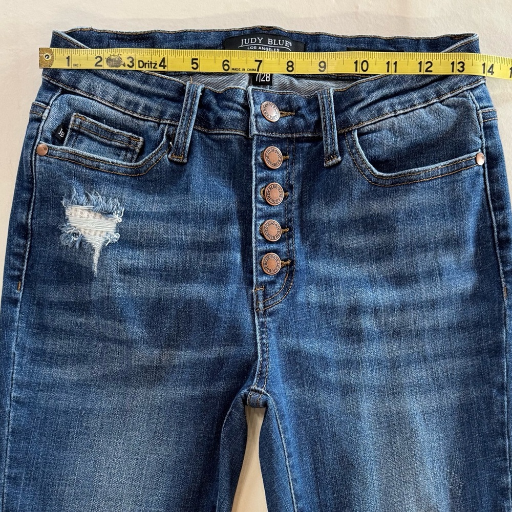 Judy Blue Thermal Patch Button-Fly Distressed Ski… - image 6